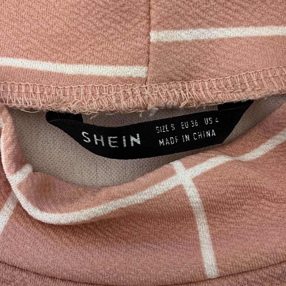 SHEIN Top - Picture 5 of 9